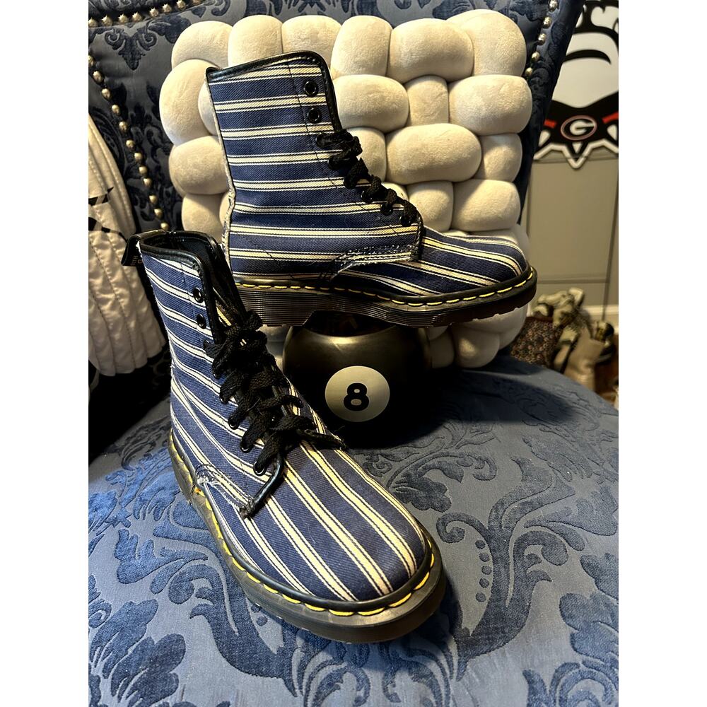 Dr Martens Navy and Cream Striped Canvas size 5/EU 35 MIE